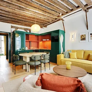 home-collection-serviced-apartments-in-notre-dame-rue-savoie.fr-paris.fr/
