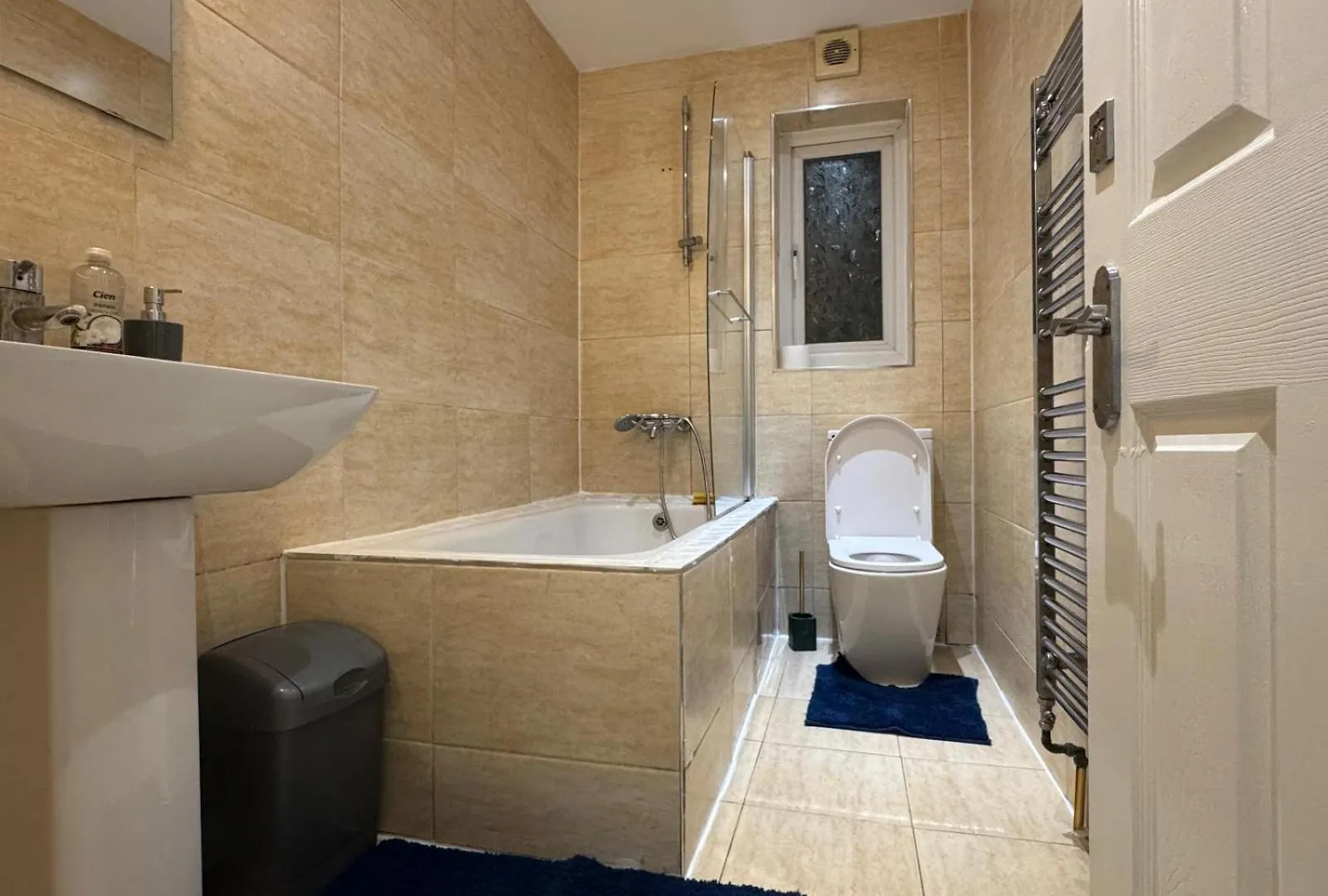منزل للإقامة The Riverside Haven لندن المملكة المتحدة